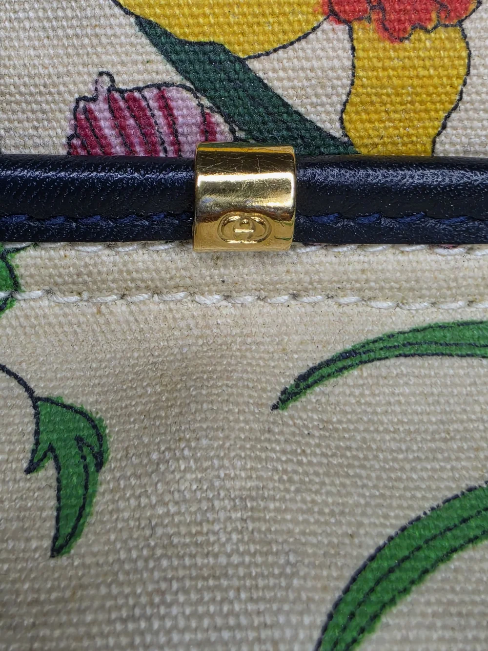 RARE Vintage Gucci Flora Canvas Summer Crossbody Bag | Perfect Summer Bag ✨️🩷🦋